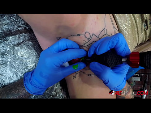 ❤️ Ekstremt tatovert hottie Sully Savage tok en tatovering på klitoris Sexvideo hos oss no.com-full-porner.ru ﹏