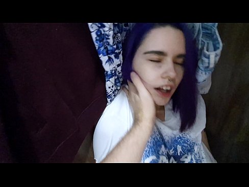 ❤️ Fant min søster i skapet og hjalp henne med å komme Sexvideo hos oss no.com-full-porner.ru ﹏